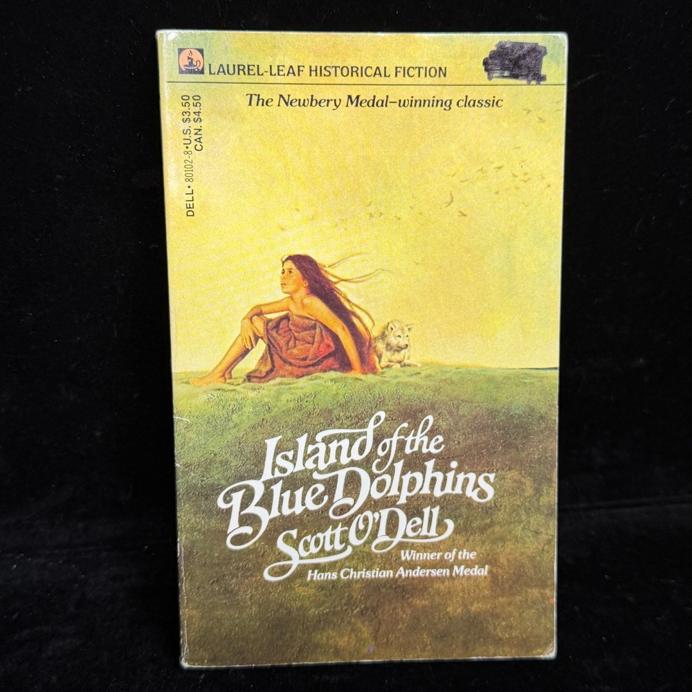 Island of the Blue Dolphins: Scott O'Dell, Newbery Medal Paperback 1978, Vintage